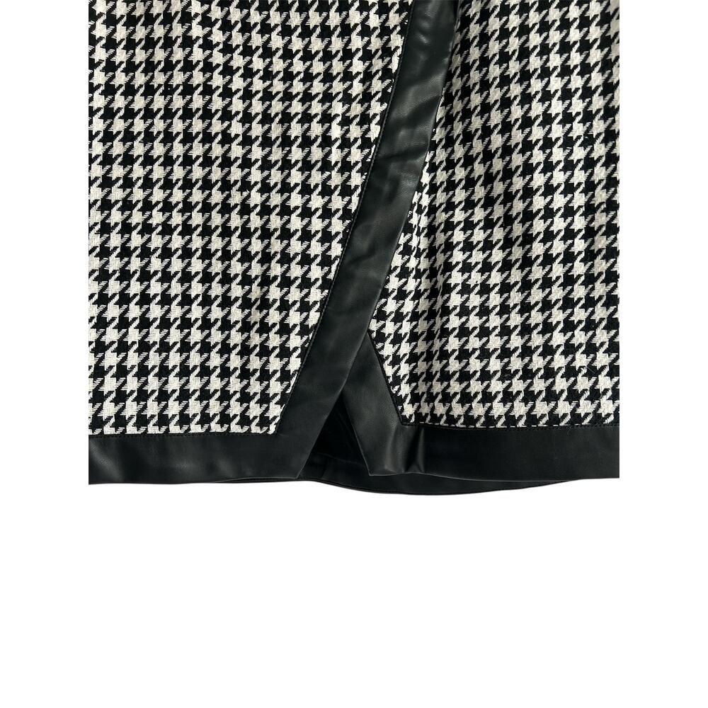 VICI Women’s Size Large Black & White Houndstooth‎ Knit  Mini Skirt - Picture 3 of 6